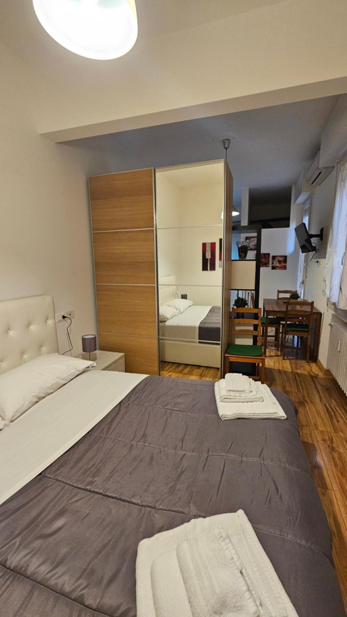 Apartamento Residenza Ugo Bassi Bolonia Exterior foto